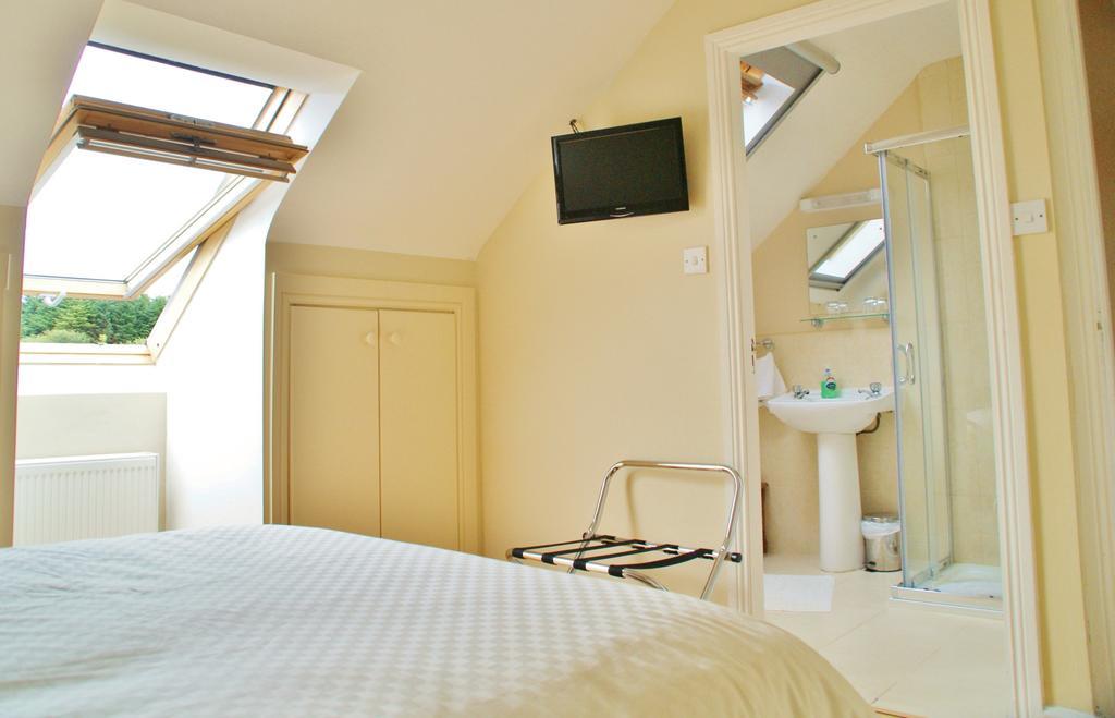 Strand'S End House Rooms Only, No Breakfast Served Кэрсивин Экстерьер фото