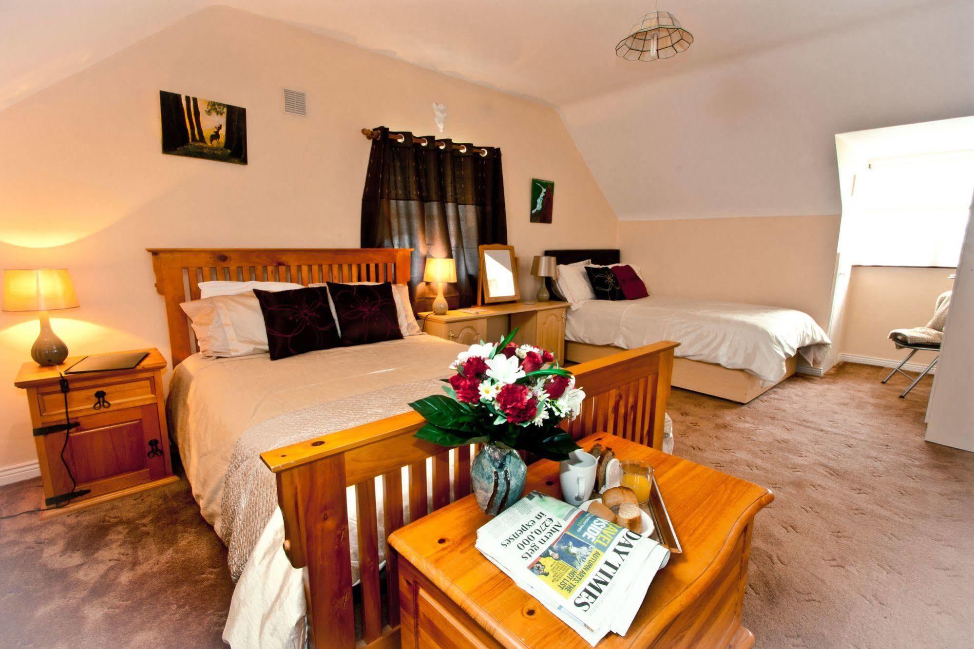 Strand'S End House Rooms Only, No Breakfast Served Кэрсивин Экстерьер фото